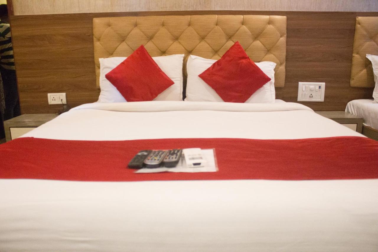 Highland Residency The Boutique Hotel Thane Bagian luar foto