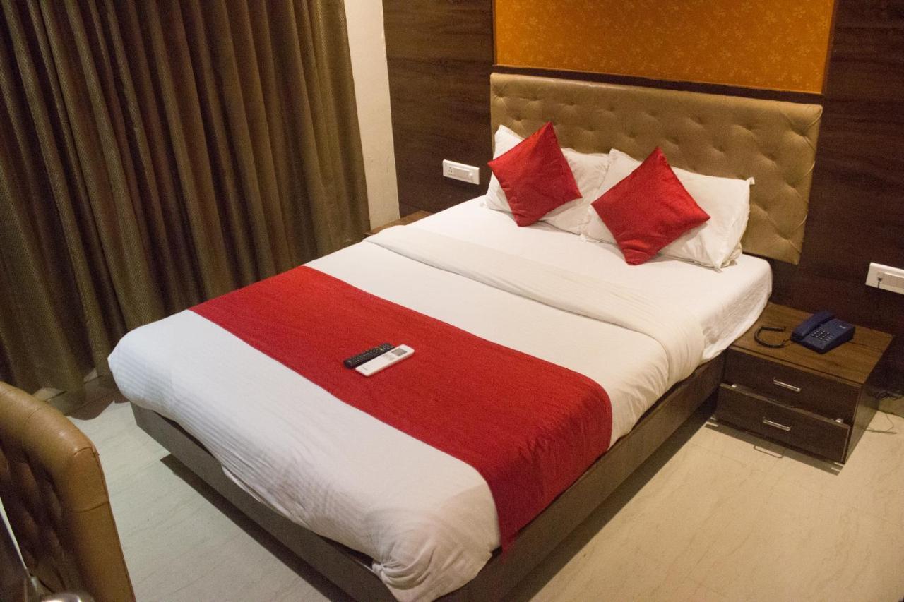 Highland Residency The Boutique Hotel Thane Bagian luar foto